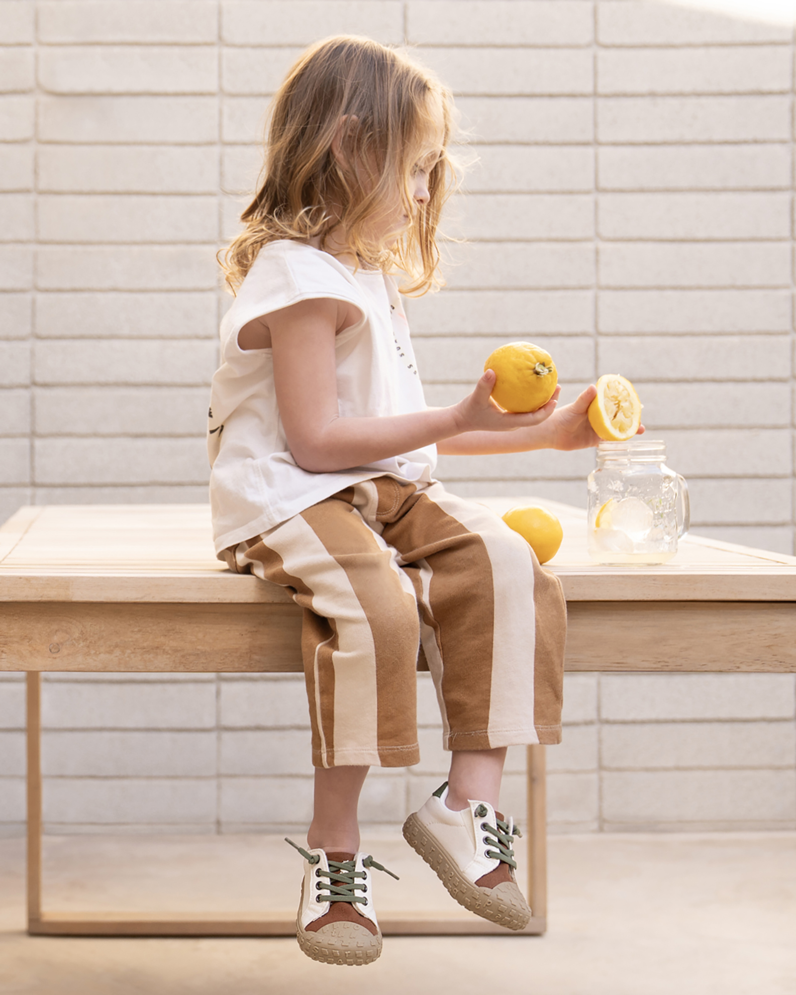 Camelot spring / summer 25 — portada de la serie, fotografía de Tania Bouzón